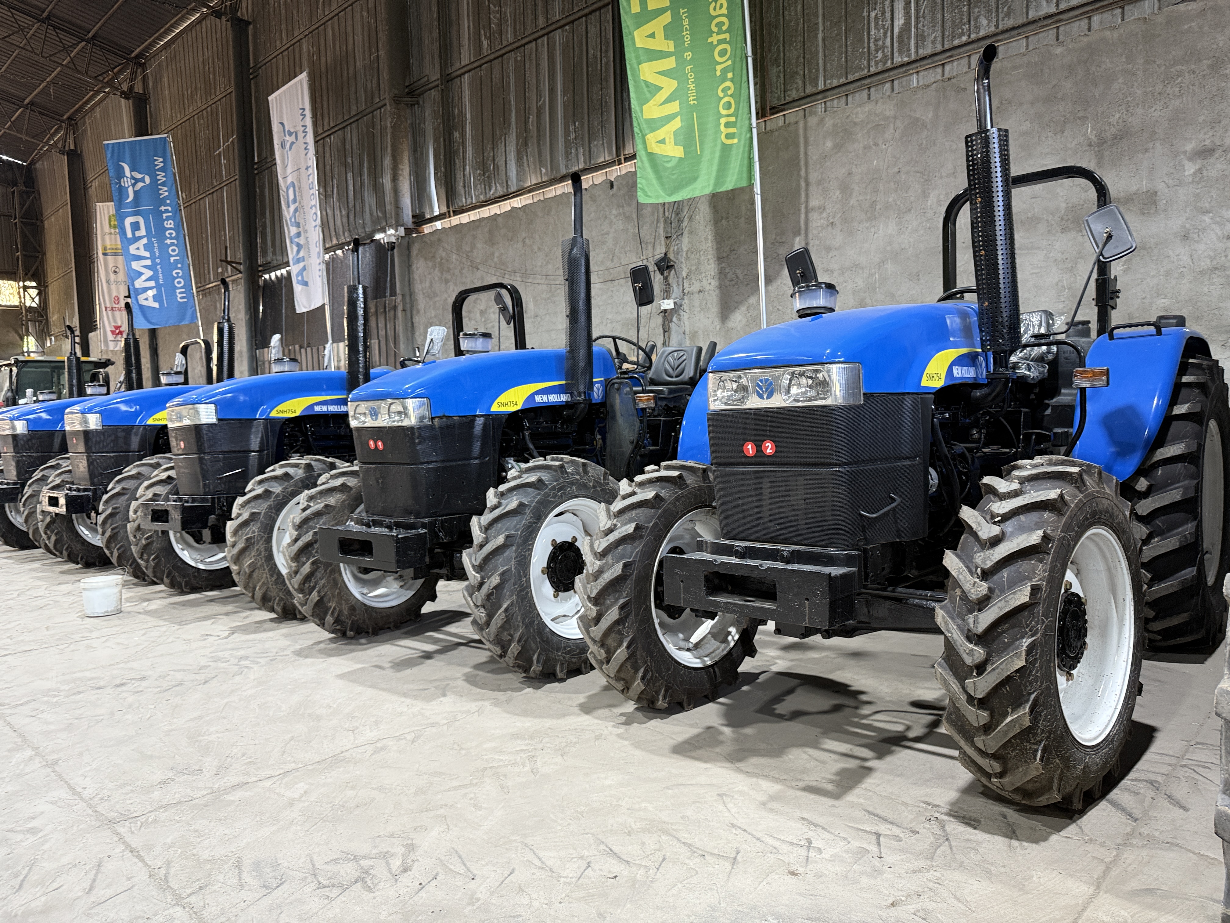 Used New Holland SNH754 75HP 4WD tractor Shanghai New Holland SNH754 75HP used tractor for sale